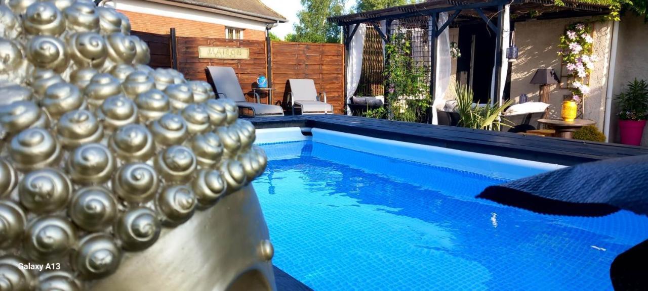 Les Epinettes Chambres D'Hotes Crevecoeur-le-Grand Bagian luar foto