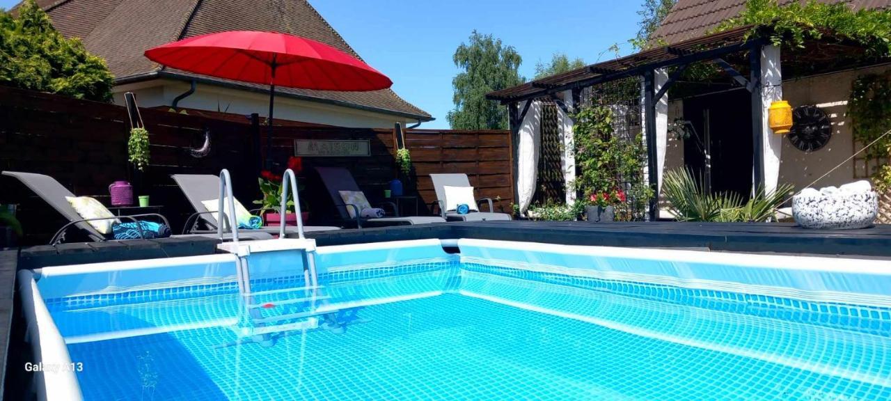 Les Epinettes Chambres D'Hotes Crevecoeur-le-Grand Bagian luar foto