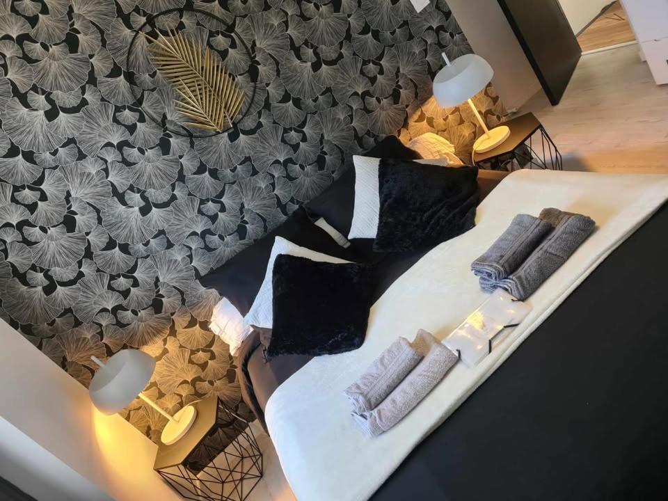 Les Epinettes Chambres D'Hotes Crevecoeur-le-Grand Bagian luar foto